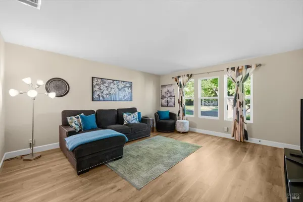 $599,999 | 427 Temple Drive, Vacaville, CA 95687