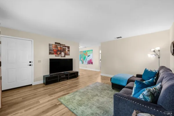 $599,999 | 427 Temple Drive, Vacaville, CA 95687