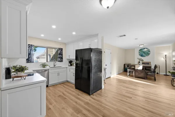 $599,999 | 427 Temple Drive, Vacaville, CA 95687