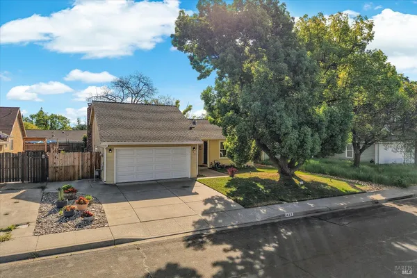 $599,999 | 427 Temple Drive, Vacaville, CA 95687