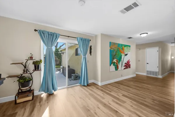 $599,999 | 427 Temple Drive, Vacaville, CA 95687