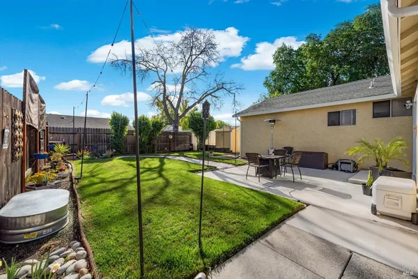 $599,999 | 427 Temple Drive, Vacaville, CA 95687