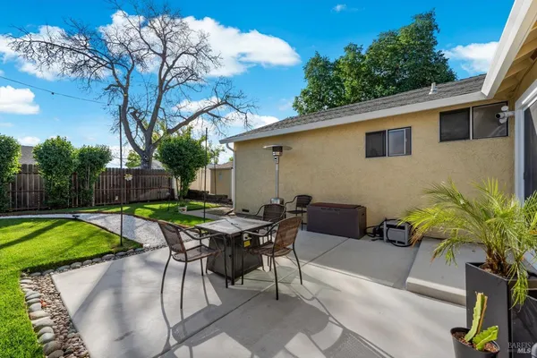 $599,999 | 427 Temple Drive, Vacaville, CA 95687