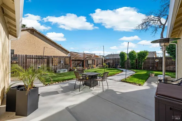 $599,999 | 427 Temple Drive, Vacaville, CA 95687