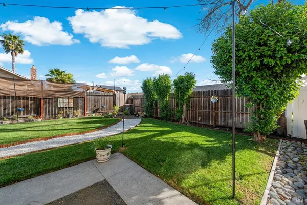 $599,999 | 427 Temple Drive, Vacaville, CA 95687