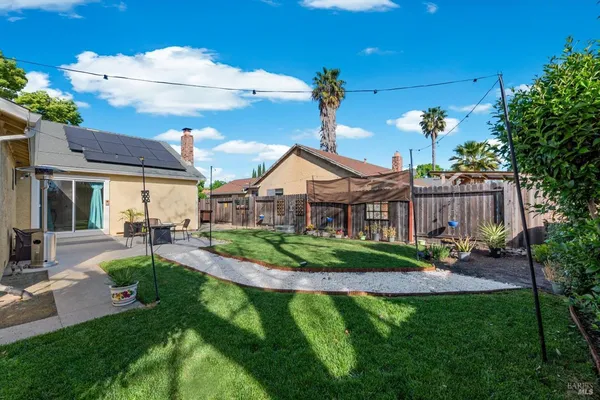 $599,999 | 427 Temple Drive, Vacaville, CA 95687