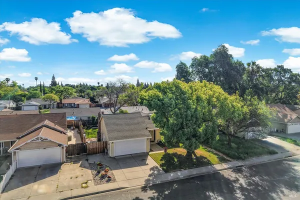 $599,999 | 427 Temple Drive, Vacaville, CA 95687