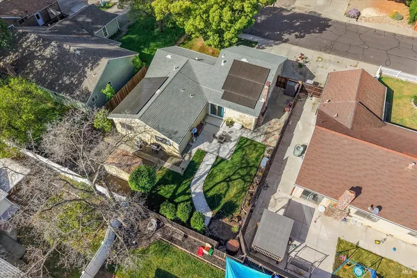 $599,999 | 427 Temple Drive, Vacaville, CA 95687