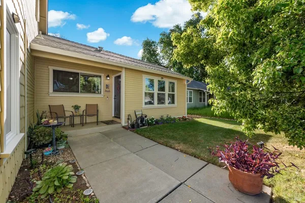 $599,999 | 427 Temple Drive, Vacaville, CA 95687