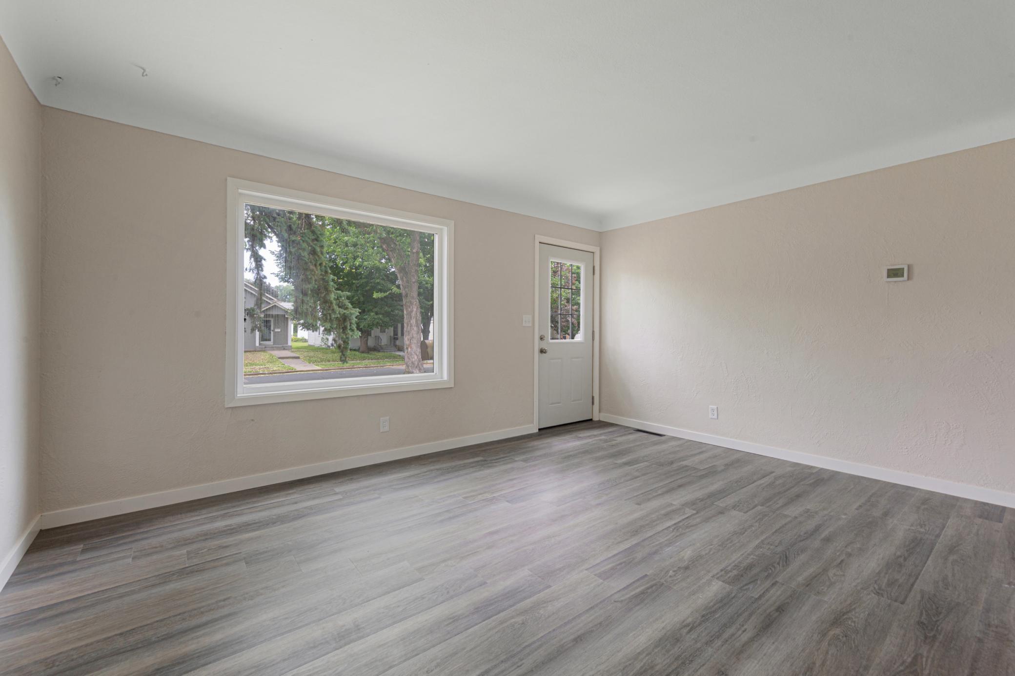 4440 7th Street Northeast Minneapolis, MN 55421 - Photo 11 of 29