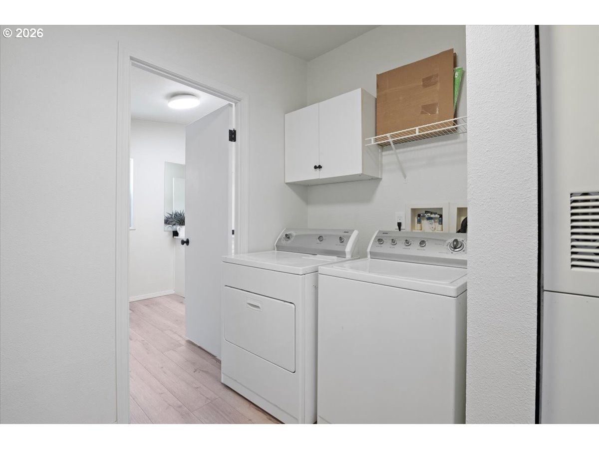 365 Southwest 7th Avenue Mill City, OR 97360 - Photo 27 of 43 a utility room with closet dryer and washer