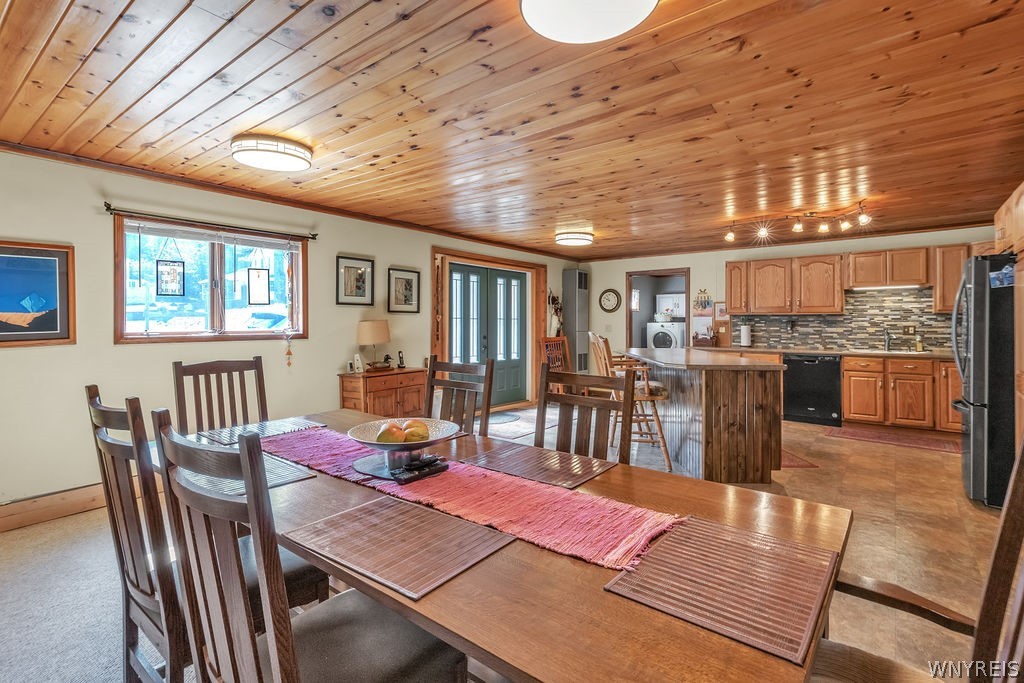 8064 State Road Colden, NY 14033 - Photo 18 of 50 Dining room