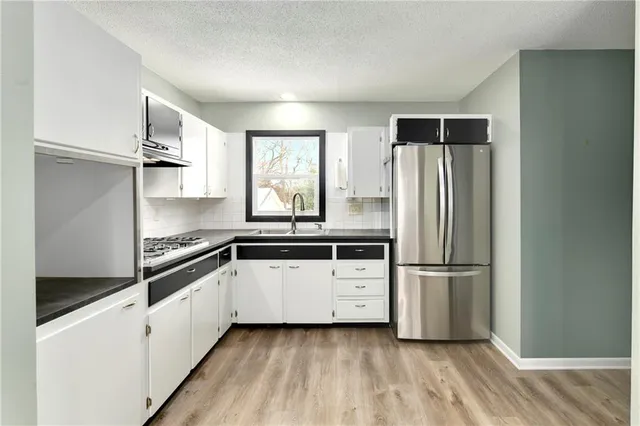 $295,500 | 1809 Grand Avenue, Leavenworth, KS 66048