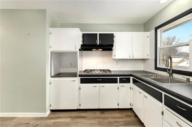 $295,500 | 1809 Grand Avenue, Leavenworth, KS 66048