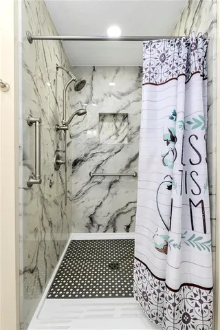 $295,500 | 1809 Grand Avenue, Leavenworth, KS 66048