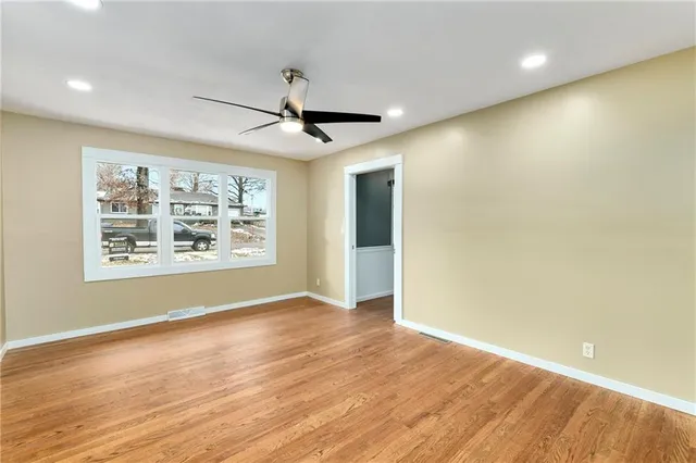 $295,500 | 1809 Grand Avenue, Leavenworth, KS 66048