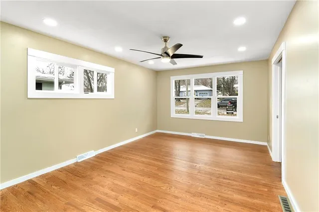 $295,500 | 1809 Grand Avenue, Leavenworth, KS 66048