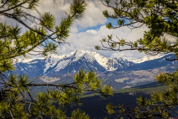 a view of a sky from a lake