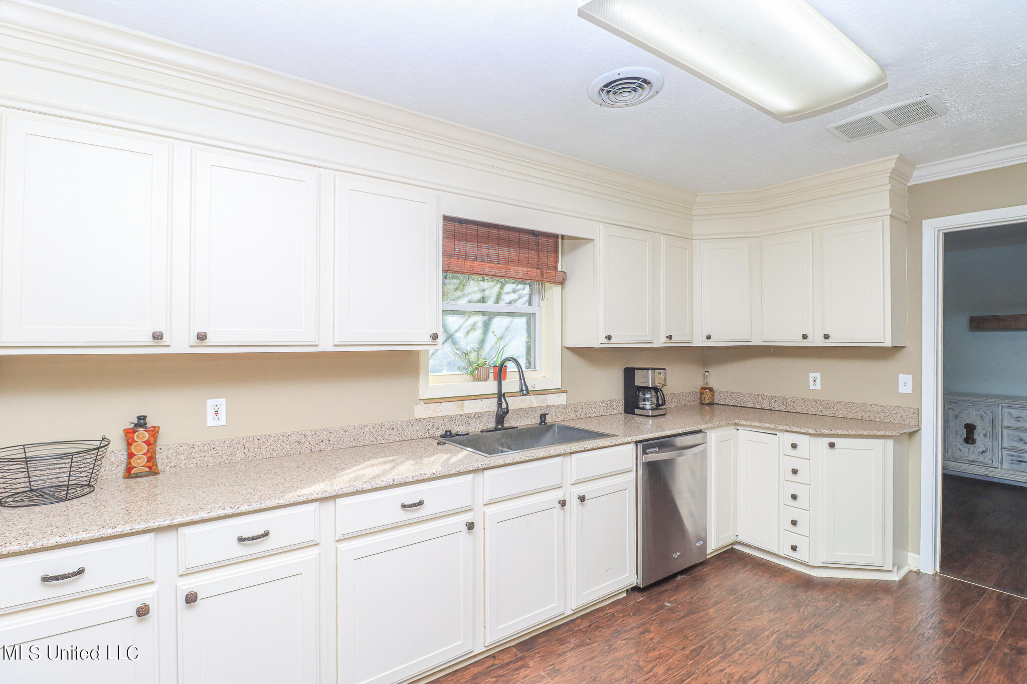 170 Coon Hunters Road Brandon, MS 39042 - Photo 24 of 36 Kitchen 1
