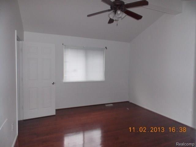 2409 Maplecrest Road Sterling Heights, MI 48310 - Photo 10 of 14 DSCN0479 (640x480).jpg