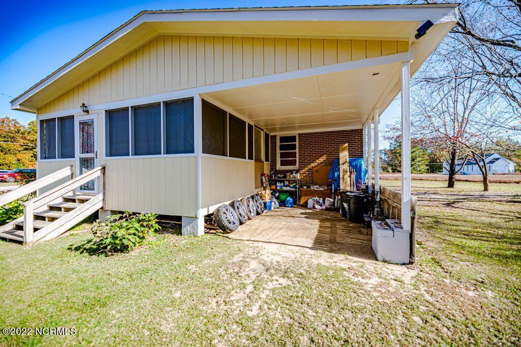 432 J Burns Road Vass, NC 28394 - Photo 6 of 36 432 j carport