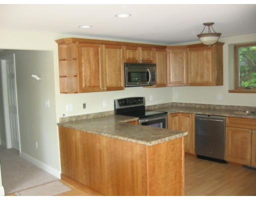 26 Russell Road Chelmsford, MA 01863 - Photo 3 of 6