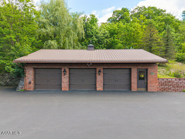 1312 Mill Run Road Altoona, PA 16601 - Photo 11 of 58