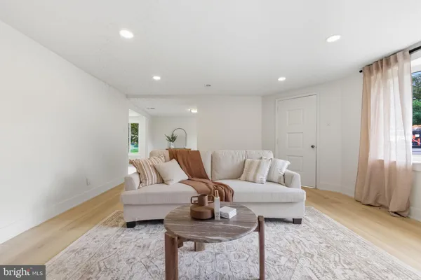 $389,900 | 305 Miller Avenue, Croydon, PA 19021