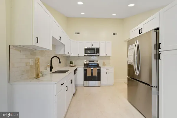 $389,900 | 305 Miller Avenue, Croydon, PA 19021