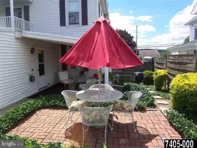 416 Maple Street Manchester, PA 17345 - Photo 6 of 25 Gallery Image 6