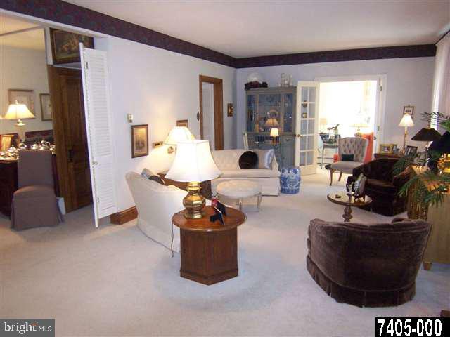416 Maple Street Manchester, PA 17345 - Photo 10 of 25 Gallery Image 10