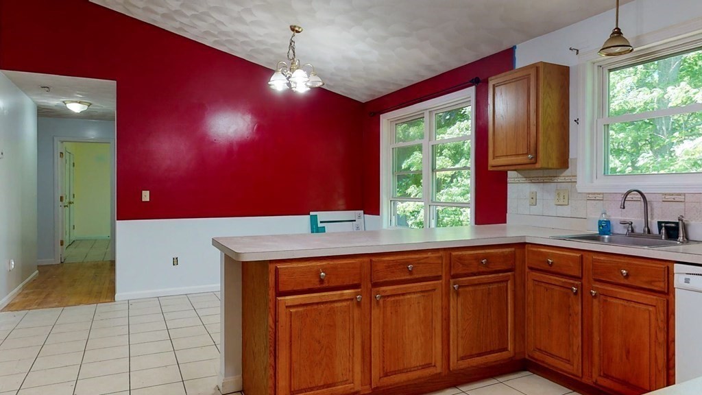 19 Myrtle Street Clinton, MA 01510 - Photo 11 of 33 Gallery Image 11