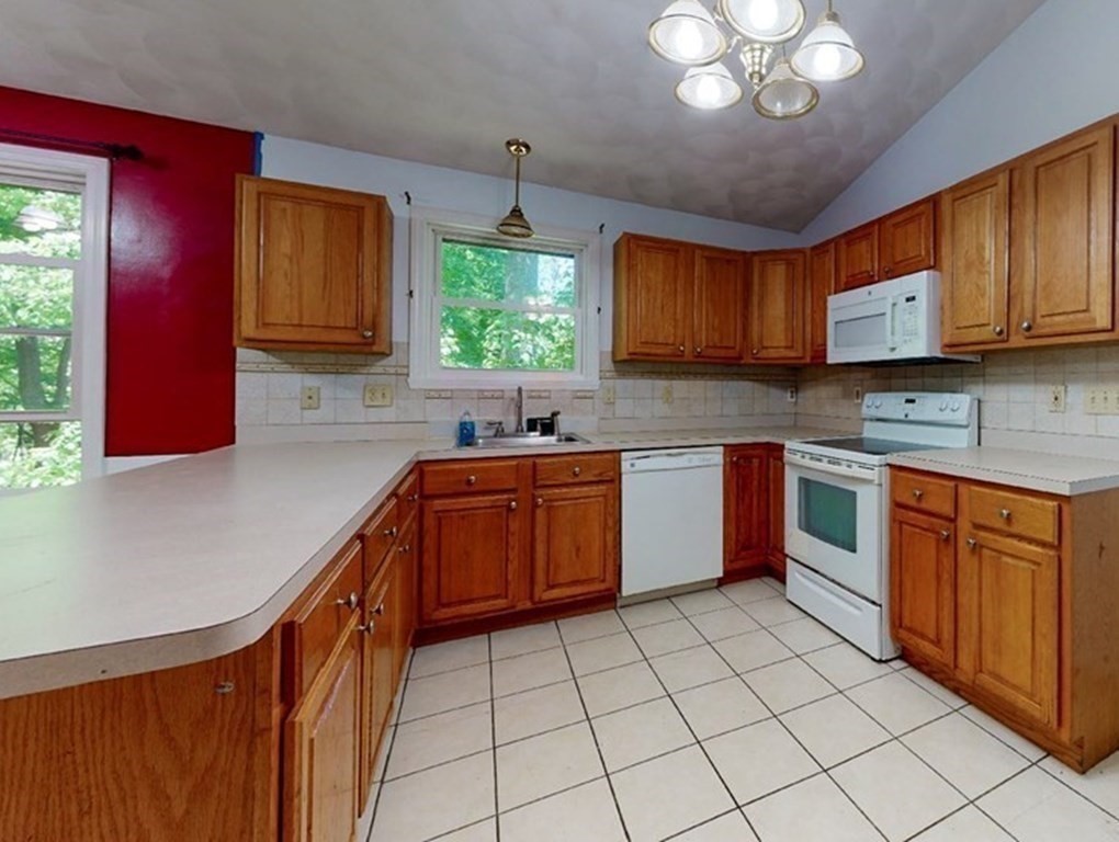 19 Myrtle Street Clinton, MA 01510 - Photo 12 of 33 Gallery Image 12