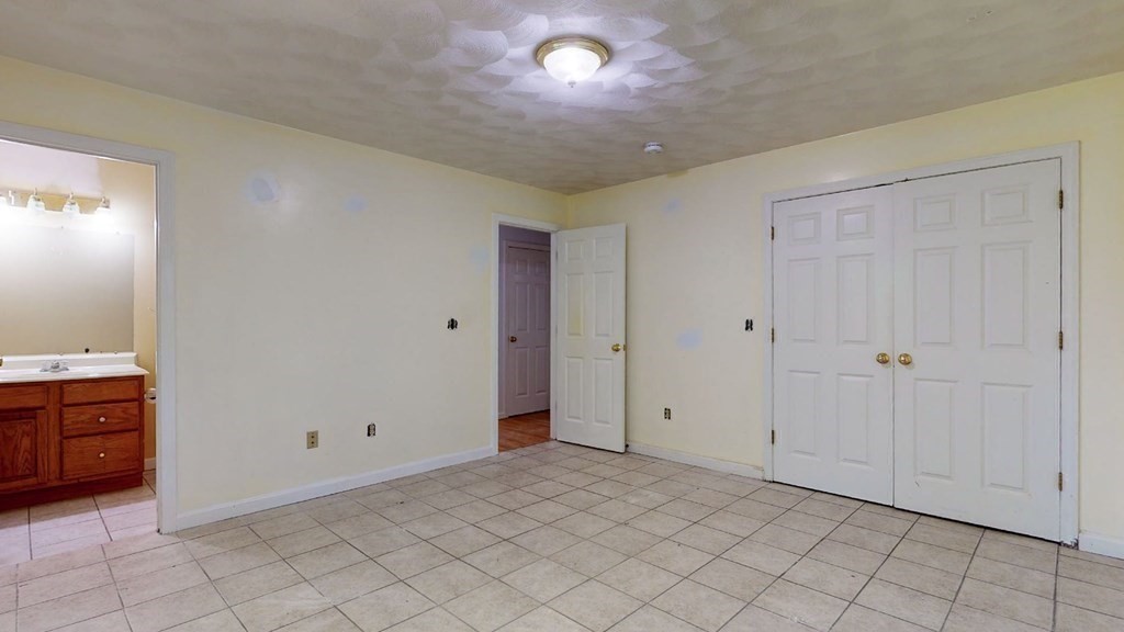 19 Myrtle Street Clinton, MA 01510 - Photo 15 of 33 Gallery Image 15