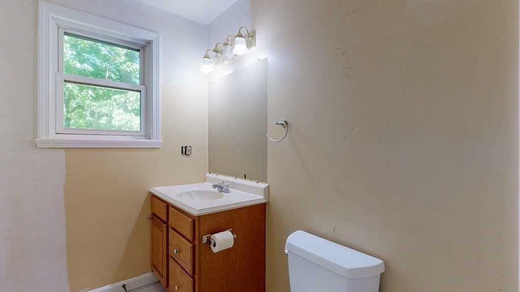 19 Myrtle Street Clinton, MA 01510 - Photo 16 of 33 Gallery Image 16