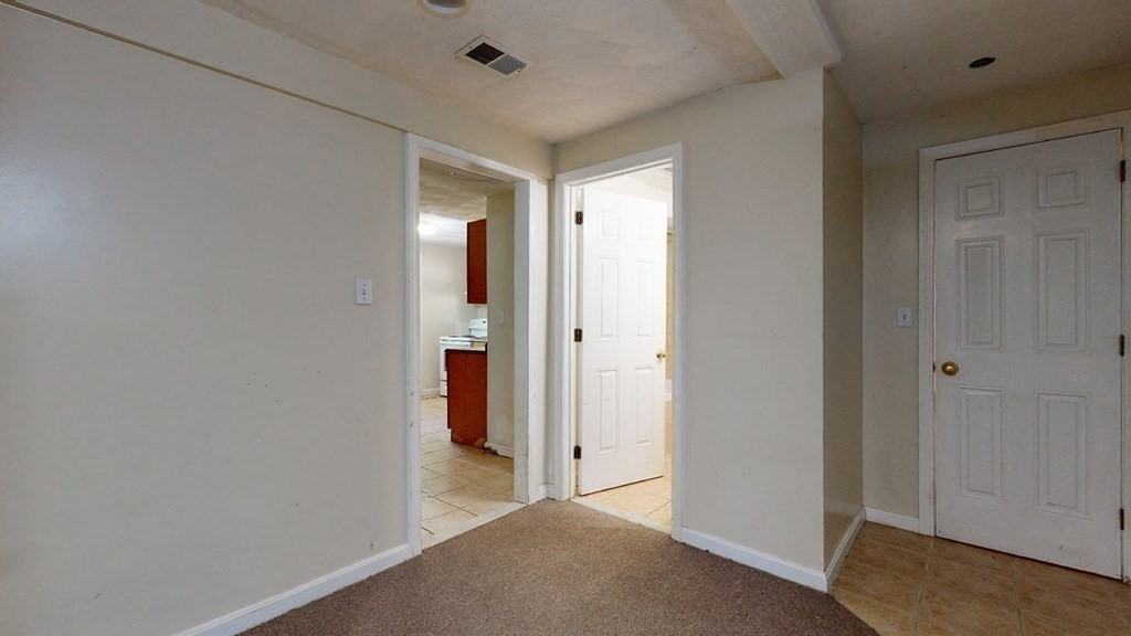 19 Myrtle Street Clinton, MA 01510 - Photo 22 of 33 Gallery Image 22