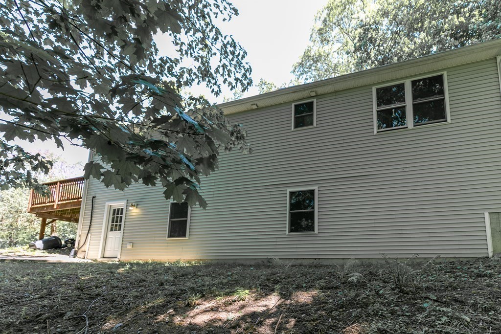19 Myrtle Street Clinton, MA 01510 - Photo 5 of 33 Gallery Image 5