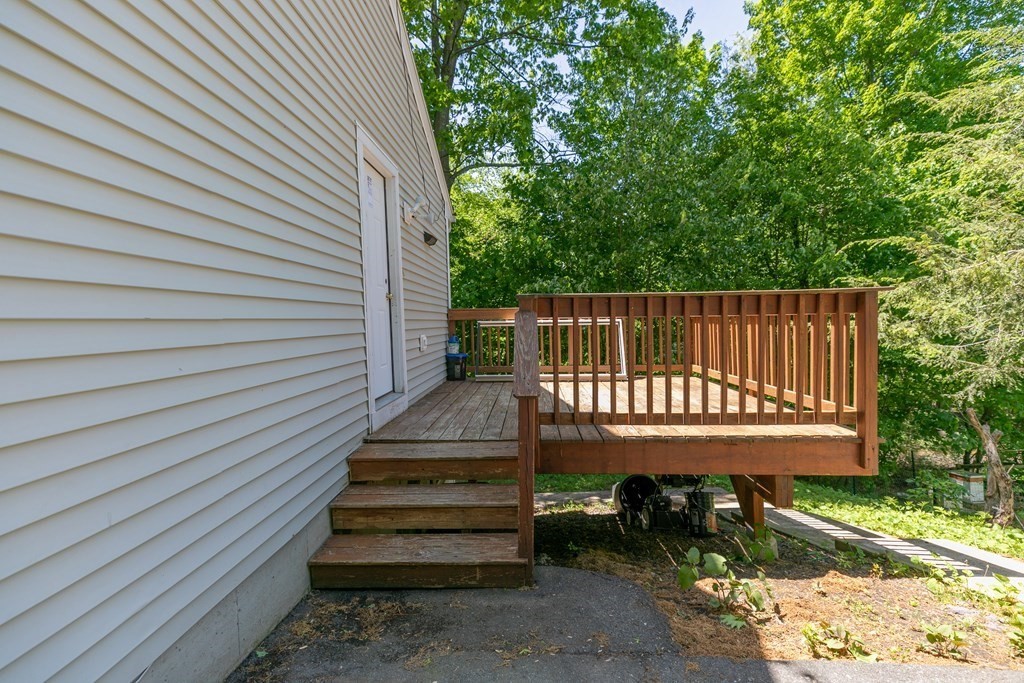 19 Myrtle Street Clinton, MA 01510 - Photo 6 of 33 Gallery Image 6