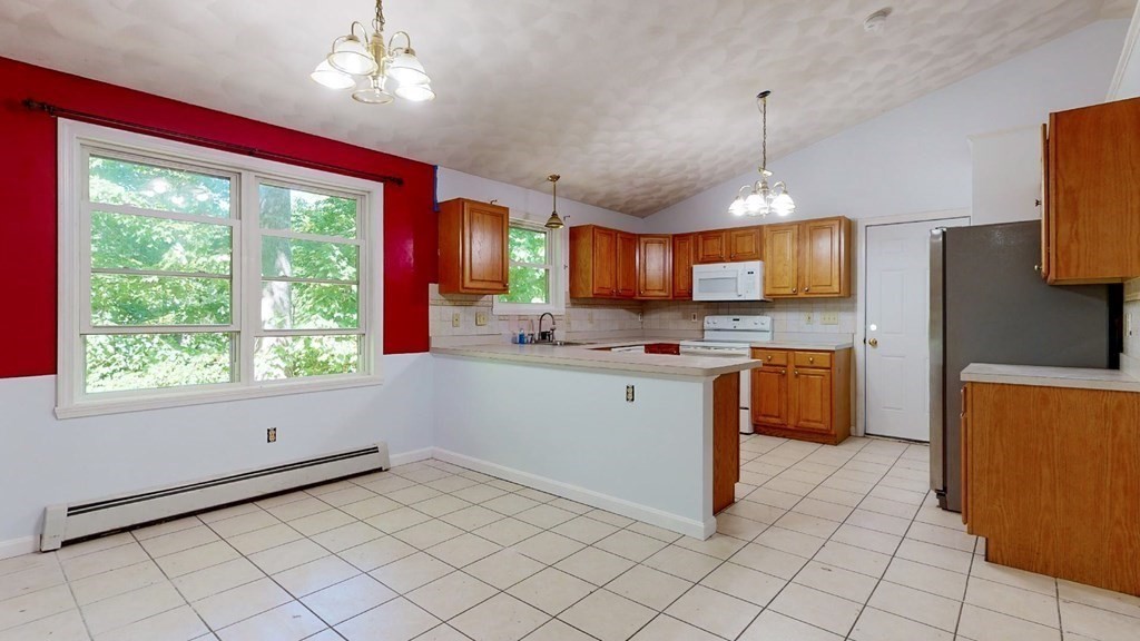 19 Myrtle Street Clinton, MA 01510 - Photo 7 of 33 Gallery Image 7