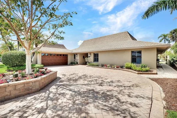 $2,395,000 | 2361 Longboat Drive, Naples, FL 34104