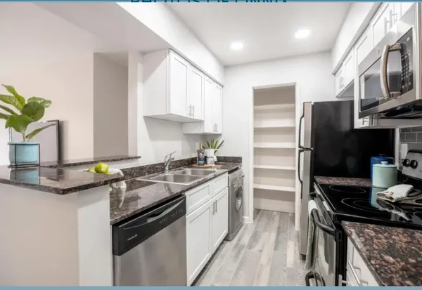 $1,325 | 1500 East Broadway Road, Unit 2E, Tempe, AZ 85282