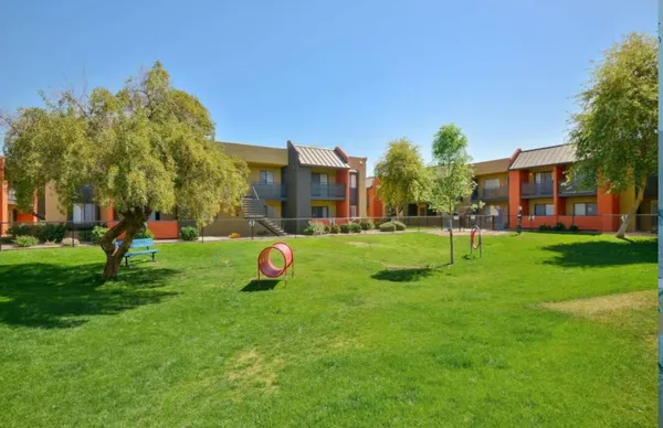 $1,325 | 1500 East Broadway Road, Unit 2E, Tempe, AZ 85282