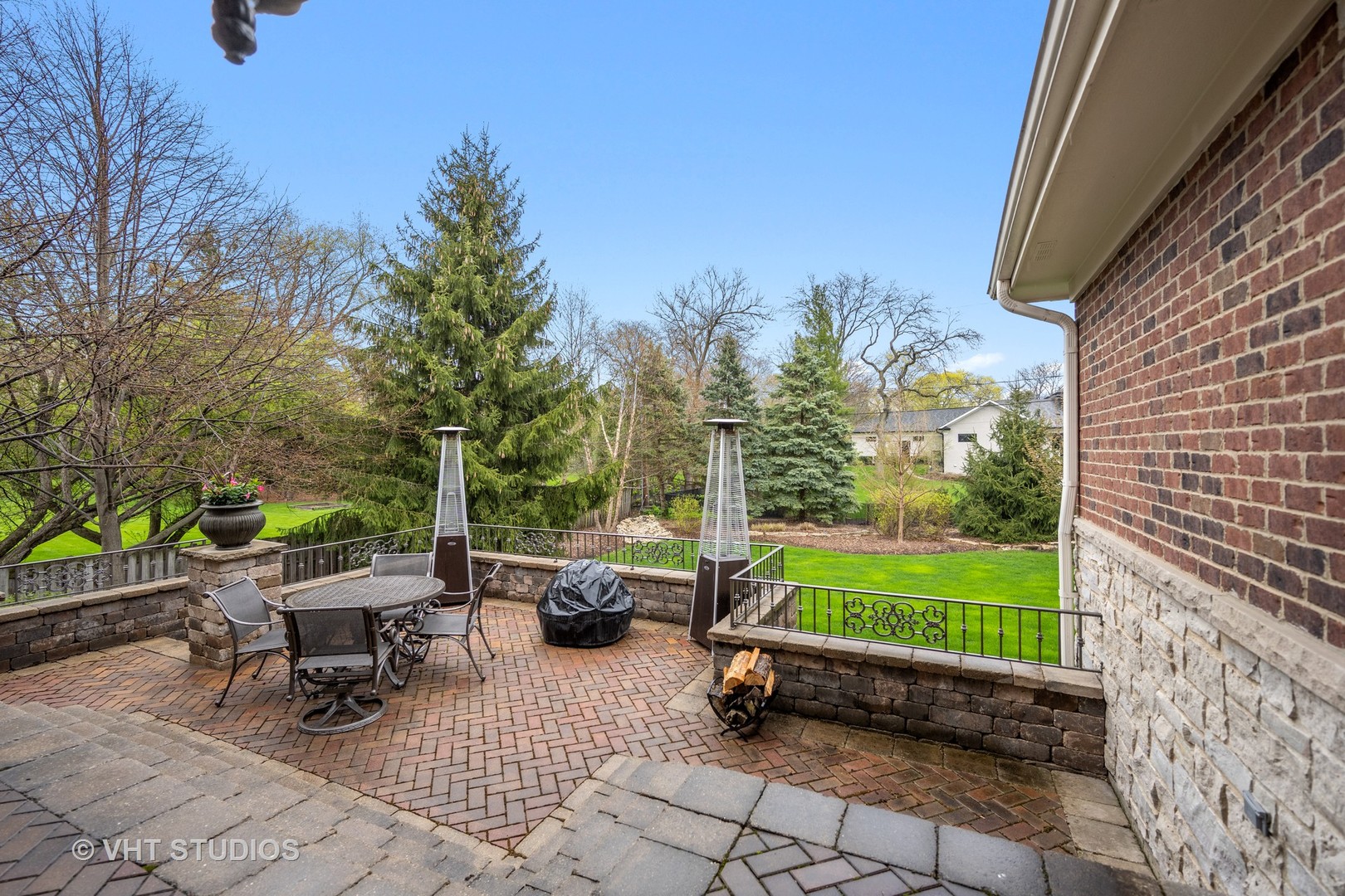 945 Dunstan Road Geneva, IL 60134 - Photo 8 of 46 Gallery Image 8