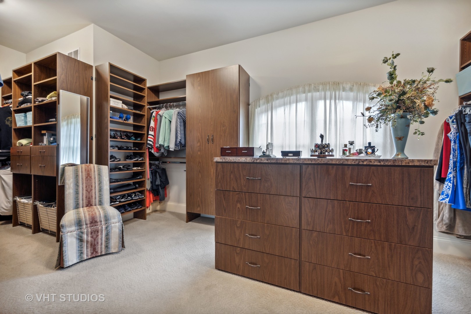 945 Dunstan Road Geneva, IL 60134 - Photo 9 of 46 Gallery Image 9