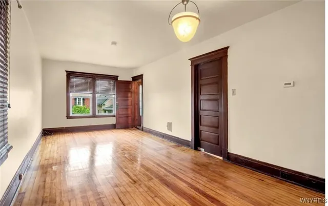 $1,250 | 33 Philadelphia Street, Buffalo, NY 14207