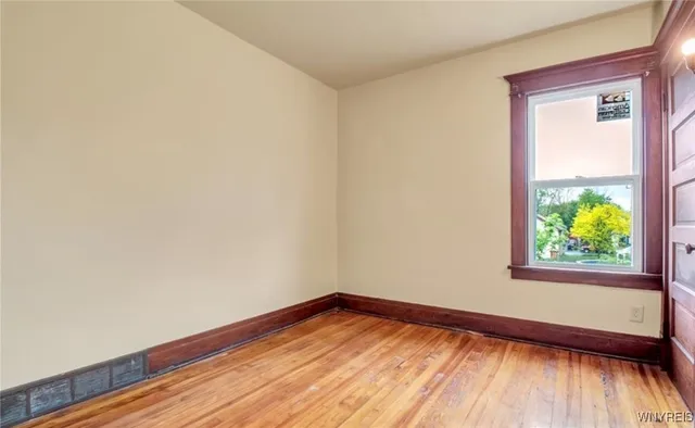 $1,250 | 33 Philadelphia Street, Buffalo, NY 14207