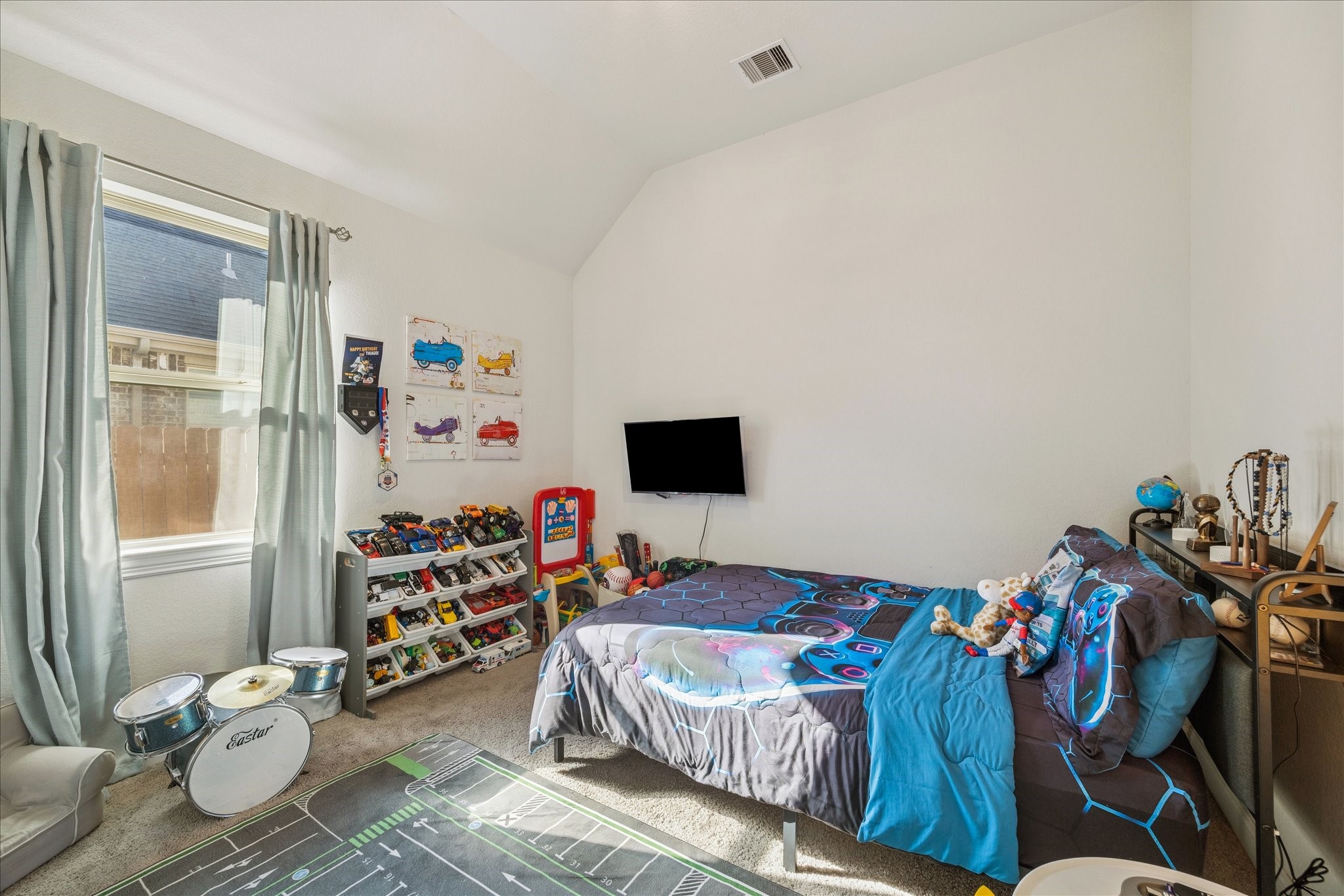 25214 Dewstone Way Porter, TX 77365 - Photo 22 of 29 Bedroom number 3 is very spacious.