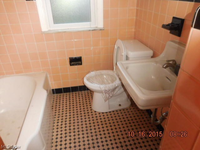 1115 Villaview Road Cleveland, OH 44119 - Photo 7 of 10 Gallery Image 7