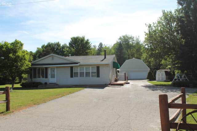 16353 South Seymour Road Linden, MI 48451 - Photo 41 of 55 21170937-40.JPG
