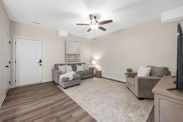 $1,285 | 15 Millswood Drive, Unit D105, Clarksville, TN 37042